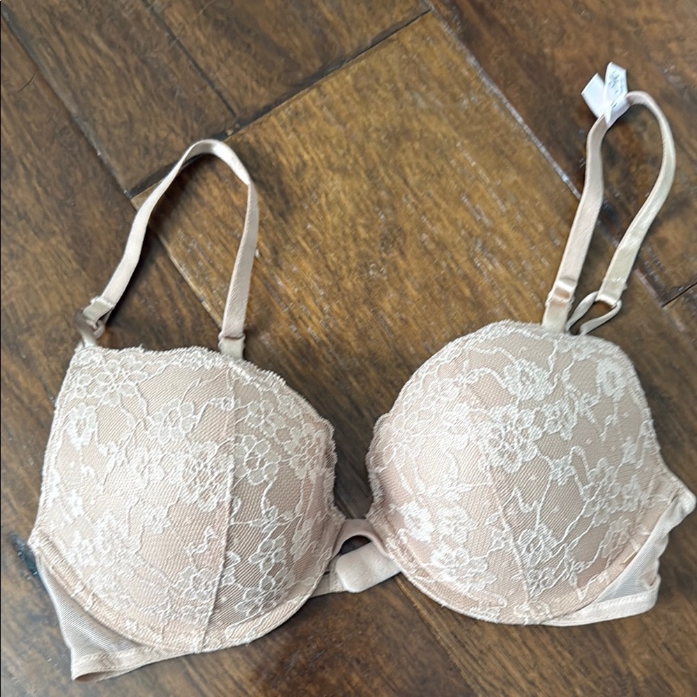 Victoria's Secret Tan Lace Underwire Bra with Adjustable Straps